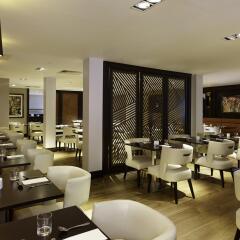 DoubleTree by Hilton London - Ealing Hotel гостиничный бар