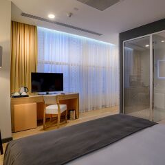 Tav Airport Hotel Izmir Турция, Газимир - 2 отзыва об отеле, цены и фото номеров - забронировать отель Tav Airport Hotel Izmir онлайн сейф в номере