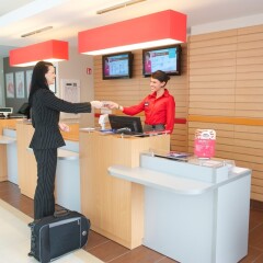 Отель Ibis Kaunas Centre Литва, Каунас - 9 отзывов об отеле, цены и фото номеров - забронировать отель Ibis Kaunas Centre онлайн удобства в номере