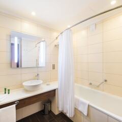 Гостиница Hilton Garden Inn Красноярск ванная фото 4