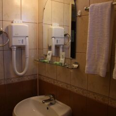 Отель Sofia Family Hotel Болгария, Поморие - отзывы, цены и фото номеров - забронировать отель Sofia Family Hotel онлайн ванная фото 2