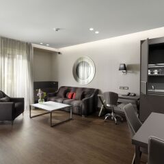 Отель Holiday Suites Афины комната для гостей фото 3