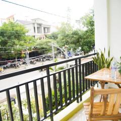 Отель Mi Kha Homestay балкон