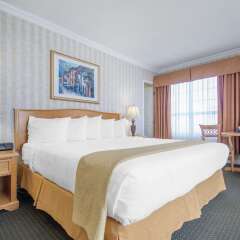 Отель Quality Inn Downtown Inner Harbour Канада, Виктория - отзывы, цены и фото номеров - забронировать отель Quality Inn Downtown Inner Harbour онлайн комната для гостей