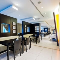 Отель Holiday Inn Express Dubai, Internet City питание фото 3