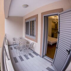 Отель SMS Apartments Черногория, Будва - отзывы, цены и фото номеров - забронировать отель SMS Apartments онлайн балкон