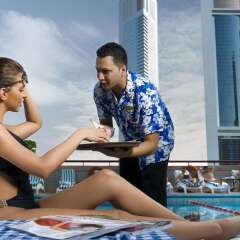 Отель Crowne Plaza Dubai бассейн фото 2