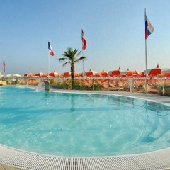 Hotel Quisisana Riccione бассейн