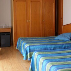Отель Checkin Garbí удобства в номере