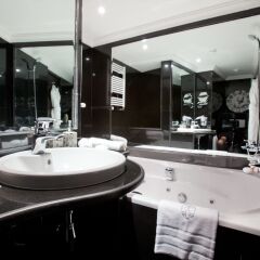 Отель Art Palace Suites & Spa - Châteaux & Hôtels Collection ванная фото 2