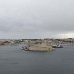Отель British Валетта приотельная территория