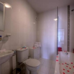 Pearl Lodge Hotel Смолян ванная