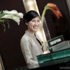 Отель Holiday Inn Bangkok Silom сейф в номере