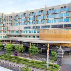 Отель Grand Mercure Yogyakarta Adi Sucipto Индонезия, Слеман - отзывы, цены и фото номеров - забронировать отель Grand Mercure Yogyakarta Adi Sucipto онлайн балкон