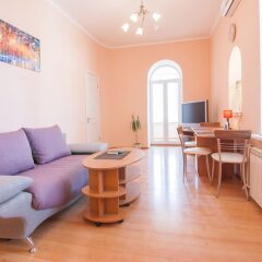 Гостиница Home-Hotel Bolshaya Zhitomirskaya 6-A Украина, Киев - отзывы, цены и фото номеров - забронировать гостиницу Home-Hotel Bolshaya Zhitomirskaya 6-A онлайн комната для гостей