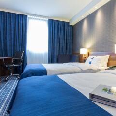 Отель Holiday Inn Express Neunkirchen комната для гостей фото 2