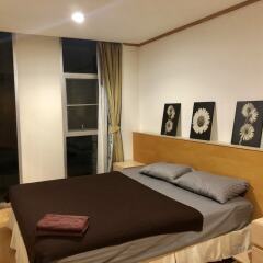 Отель Twin Peaks Sukhumvit Suites Бангкок комната для гостей фото 5