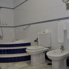 Hotel Sercotel Doña Carmela ванная