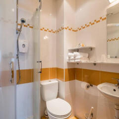 Отель Weiser hotel Польша, Вроцлав - 3 отзыва об отеле, цены и фото номеров - забронировать отель Weiser hotel онлайн ванная фото 2