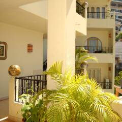 Отель Blue Chairs Resort by the Sea интерьер отеля