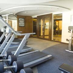 Отель Makati Crown Regency Hotel Филиппины, Макати - отзывы, цены и фото номеров - забронировать отель Makati Crown Regency Hotel онлайн фитнесс-зал фото 3