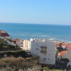 Ericeira Chill Hill Hostel & Private Rooms - Peach Garden пляж