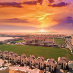 Отель Al Habtoor Polo Resort пляж