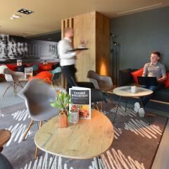 Отель ibis Brussels Erasmus Бельгия, Брюссель - отзывы, цены и фото номеров - забронировать отель ibis Brussels Erasmus онлайн гостиничный бар