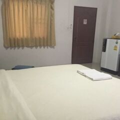 Отель Nichapat Place комната для гостей
