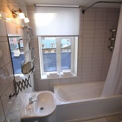 Bed&Breakfast Baznicas 33 in Riga, Latvia from 73$, photos, reviews - zenhotels.com bathroom