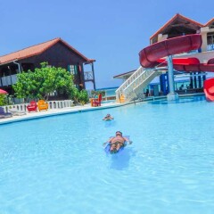 Отель Mangos Boutique Beach Resort бассейн фото 2