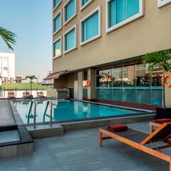 Отель Novotel Bangkok Silom Road бассейн фото 3
