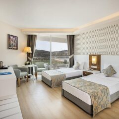 Отель Palm Wings Ephesus Beach Resort Торбали комната для гостей фото 3