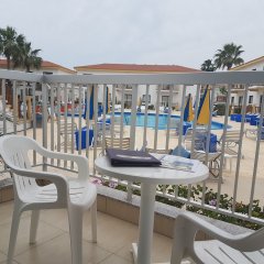 Отель Cosmelenia Hotel Apartments Кипр, Айя-Напа - отзывы, цены и фото номеров - забронировать отель Cosmelenia Hotel Apartments онлайн балкон