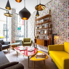 Отель Hôtel Crayon Rouge by Elegancia интерьер отеля
