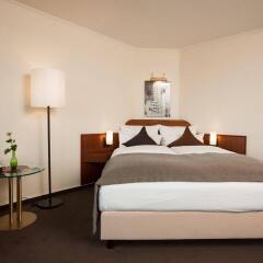 Lindner Congress Hotel сейф в номере