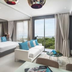 Отель X2 Vibe Pattaya Seaphere Residence комната для гостей