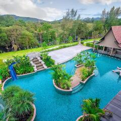 Отель Maikhao Palm Beach Resort бассейн