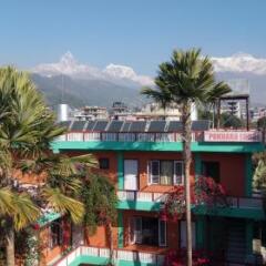 Отель New Pokhara Lodge Непал, Покхара - отзывы, цены и фото номеров - забронировать отель New Pokhara Lodge онлайн бассейн фото 3