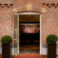 Hotel Van Gogh парковка