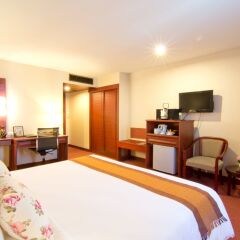 Manhattan Bangkok Hotel Бангкок удобства в номере