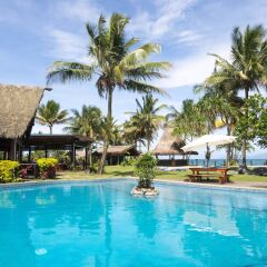 Отель Uprising Beach Resort Фиджи, Вити-Леву - отзывы, цены и фото номеров - забронировать отель Uprising Beach Resort онлайн бассейн фото 2