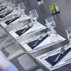 Отель Hôtel Kyriad Saint Quentin en Yvelines - Montigny Франция, Монтиньи ле Бретоне - отзывы, цены и фото номеров - забронировать отель Hôtel Kyriad Saint Quentin en Yvelines - Montigny онлайн фитнесс-зал фото 2