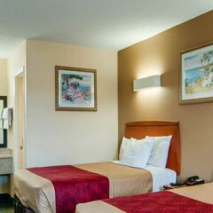 Econo Lodge Civic Center in Roanoke, United States of America from 143$, photos, reviews - zenhotels.com guestroom photo 3
