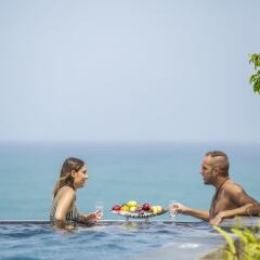 Отель Marino Beach Colombo бассейн фото 3