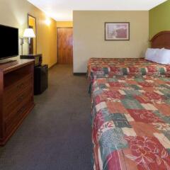 Отель Days Inn Shawnee комната для гостей фото 5