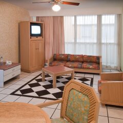 Отель Suites Futura Plaza del Sol Guadalajara комната для гостей
