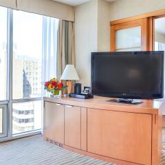 Отель Delta Hotels by Marriott Vancouver Downtown Suites Канада, Ванкувер - отзывы, цены и фото номеров - забронировать отель Delta Hotels by Marriott Vancouver Downtown Suites онлайн удобства в номере