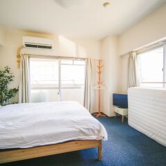 Апартаменты Hakata Apartment Хаката комната для гостей фото 4