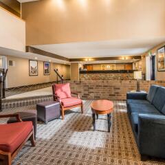 Отель Comfort Inn & Suites Denver гостиничный бар
